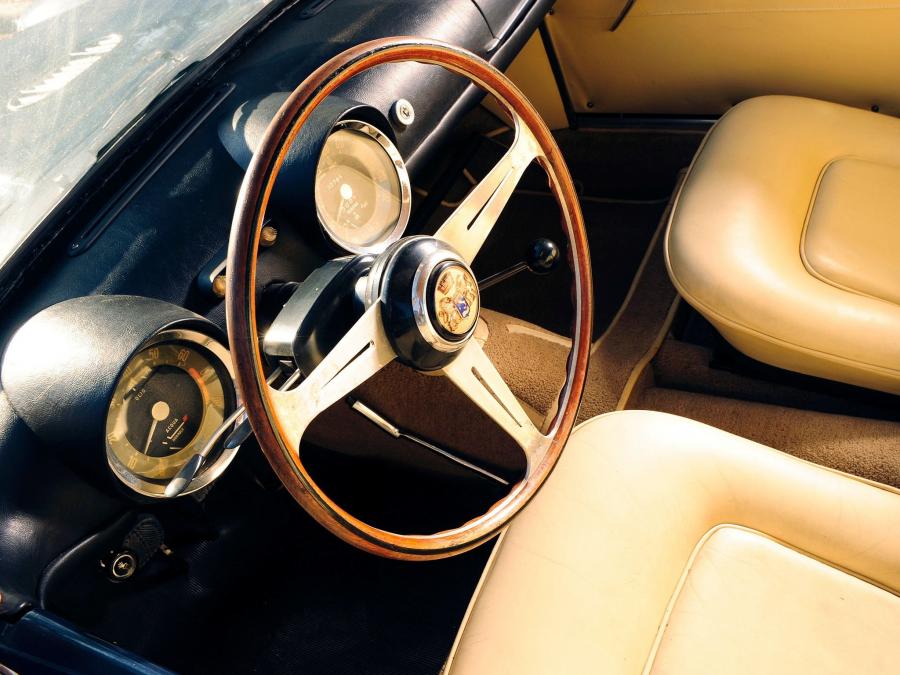  Cisitalia DF85 Coupe by Fissore 1961 года  (фото 3 из 3)